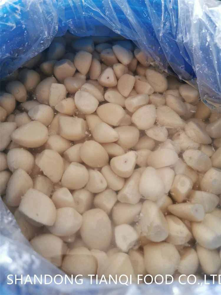 White peeled GARLIC IN BRINE IN DRUMS