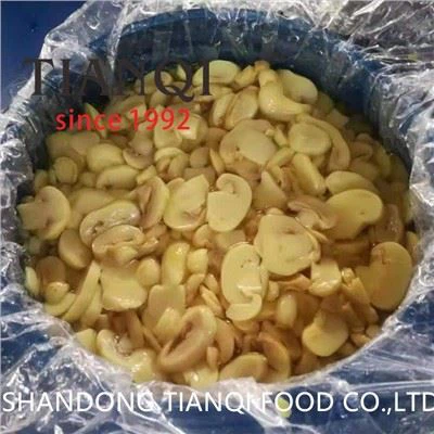 Tagliare i funghi in SO2 in fusti